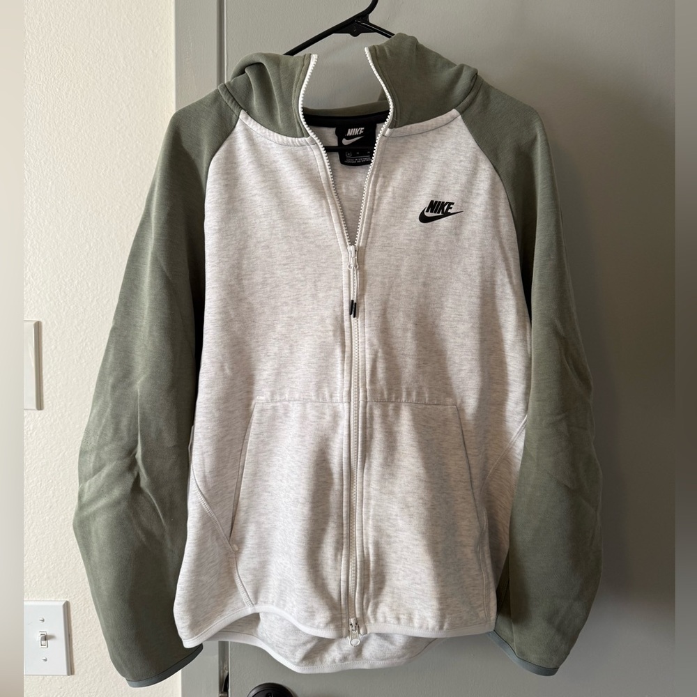 Nike Tech Fleece Sweatshirt
